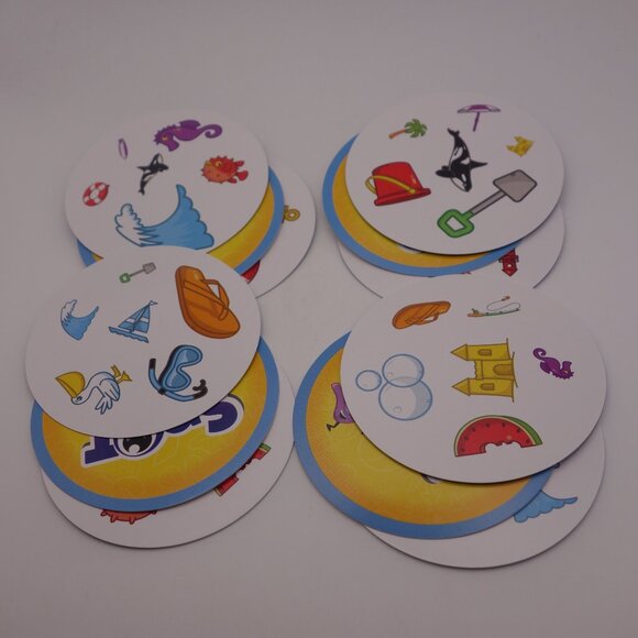 McDonald's 2025 Spot It! Plage Game with Box - Picture 12 of 16